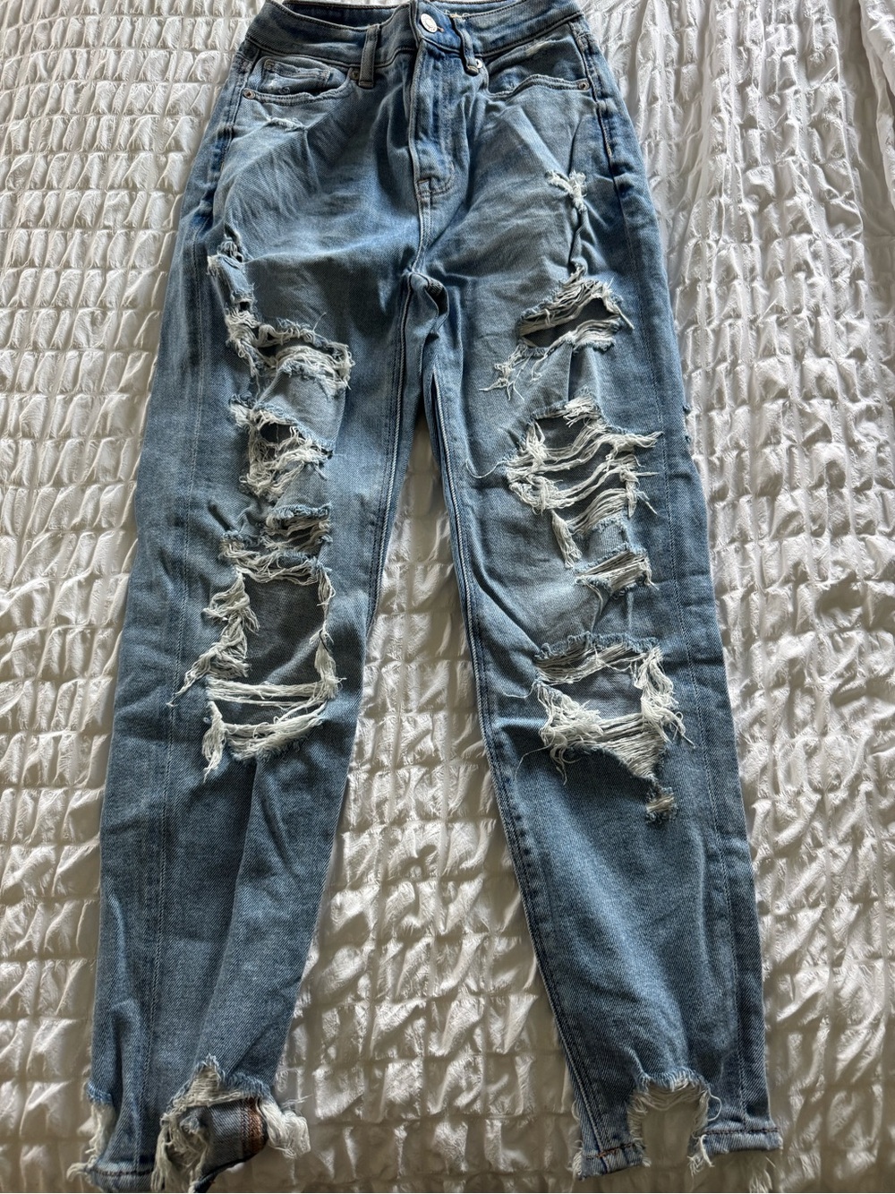 American Eagle Outfitters Light Blue Distressed Boyfriend Jeans